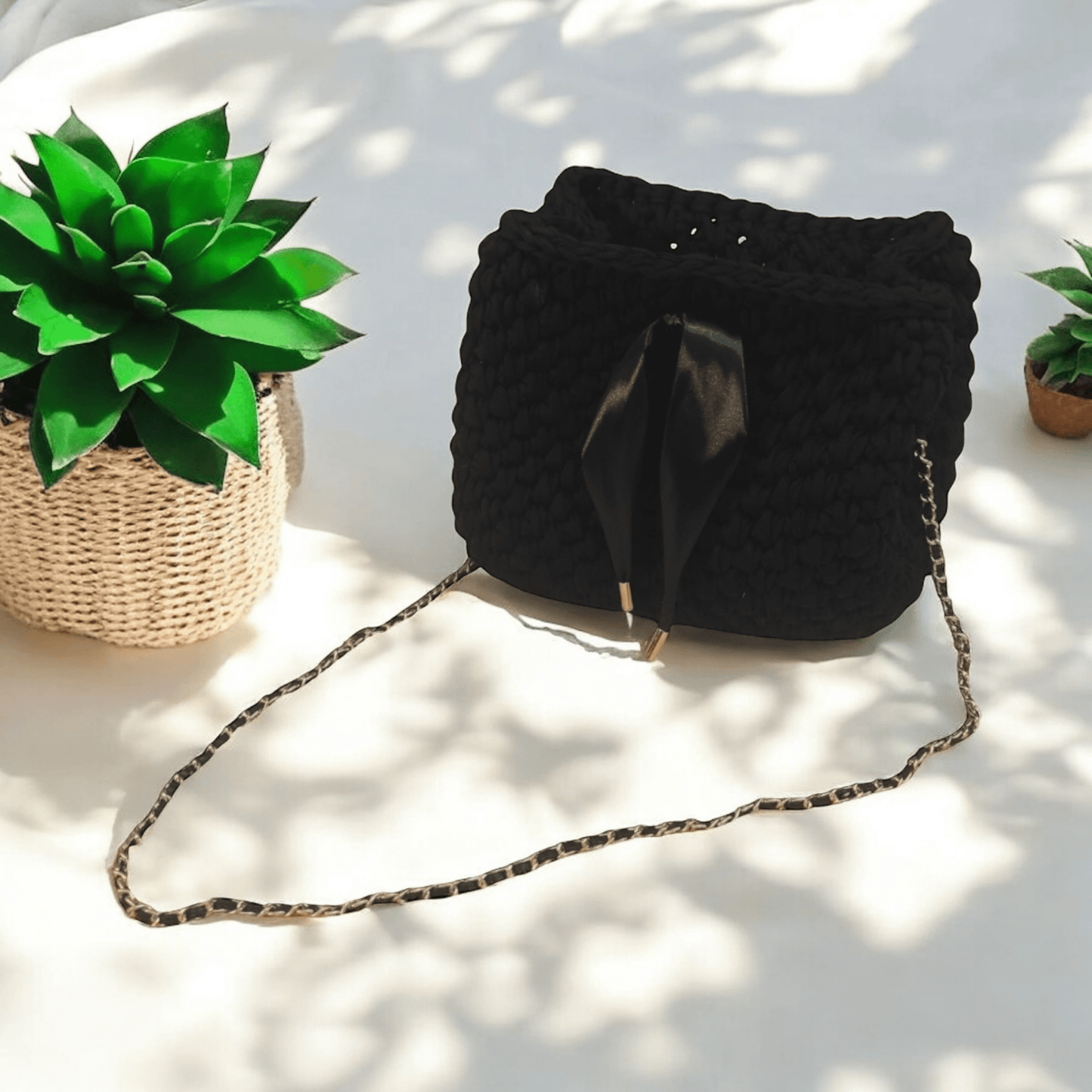 Sac Max porté à l’épaule crochet artisanal